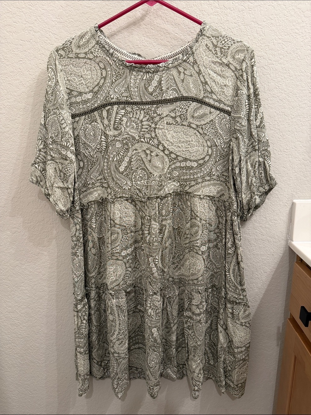 Knox Rose Paisley Tiered Tunic in Sage